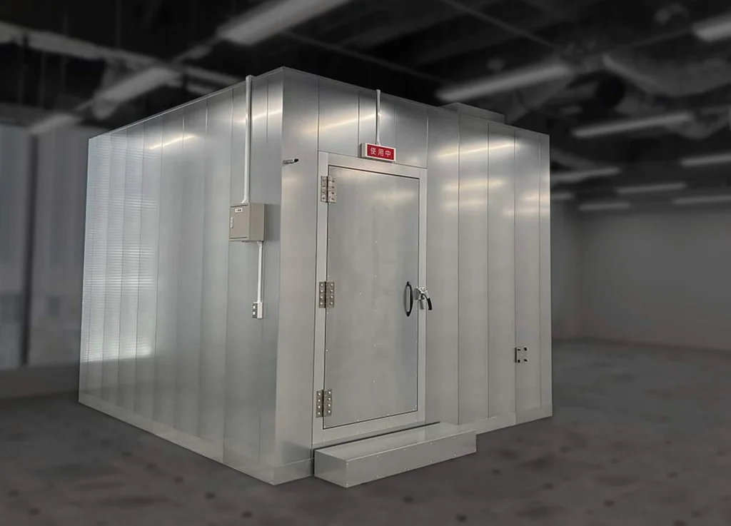 Closed door Anechoic chamber for testing communication equipment